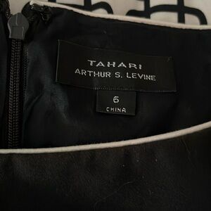 Tahari size 6 black/white with pockets